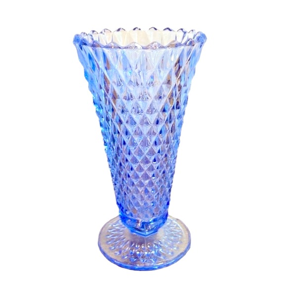 Vintage 1966 Indiana Glass Vase - Picture 3 of 3